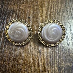 Vintage Style Gold and Cream Clip-On Earrings